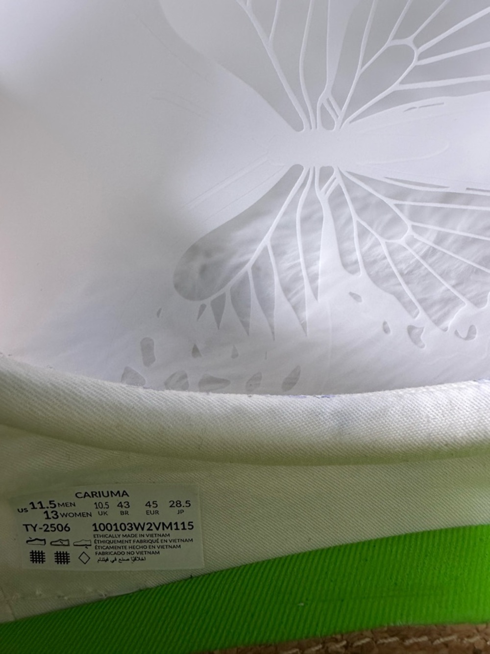 Cariuma IBI Low Parrot Print Sneakers – Unisex (Men’s 11.5 / Women’s 13) - Picture 4 of 16